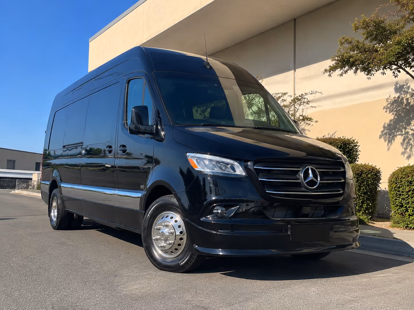 Columbia Airport Shuttle & Transportation party bus exterior