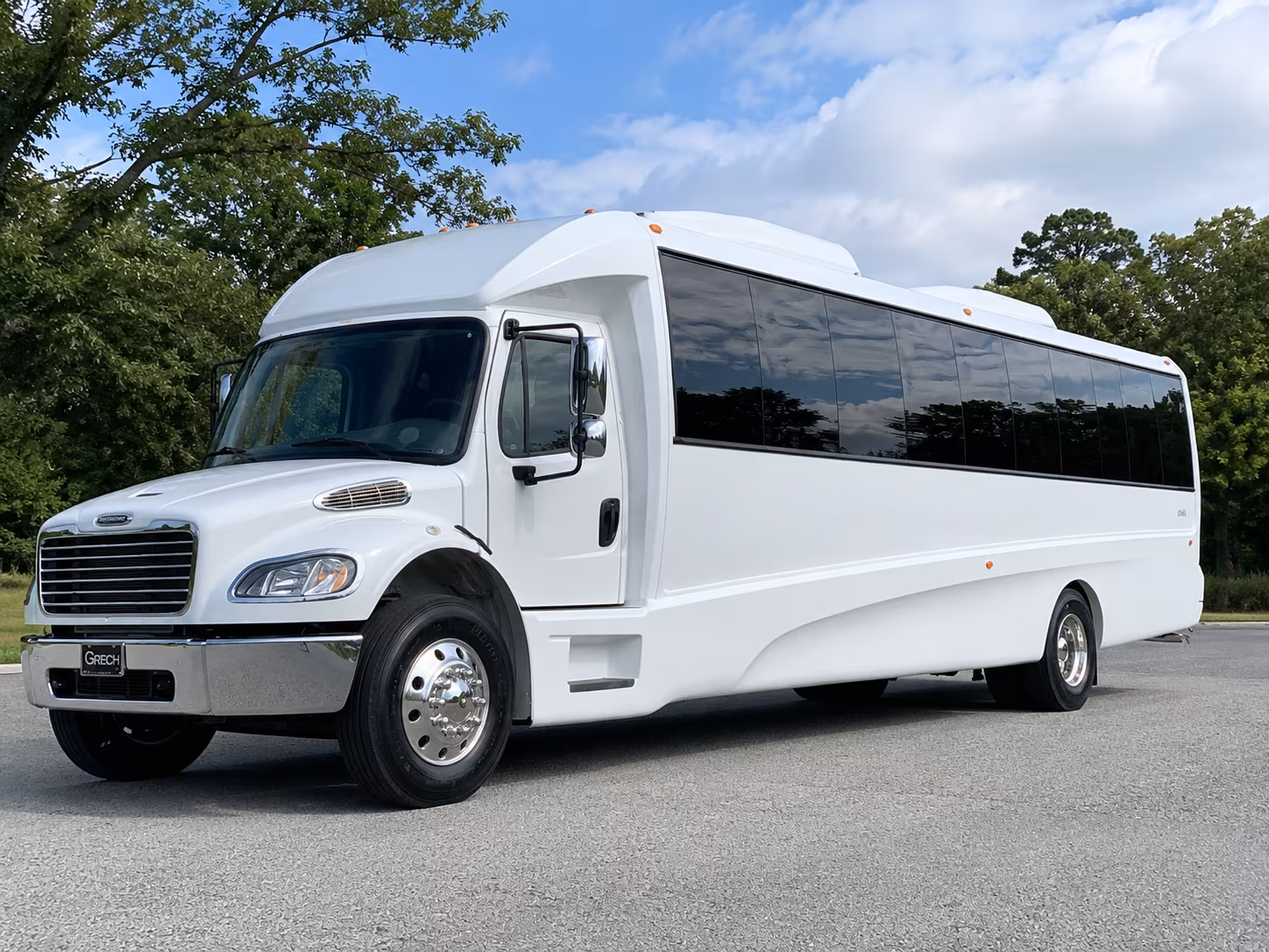Columbia Birthday, Sweet 16, & Quinceañera Transportation party bus exterior