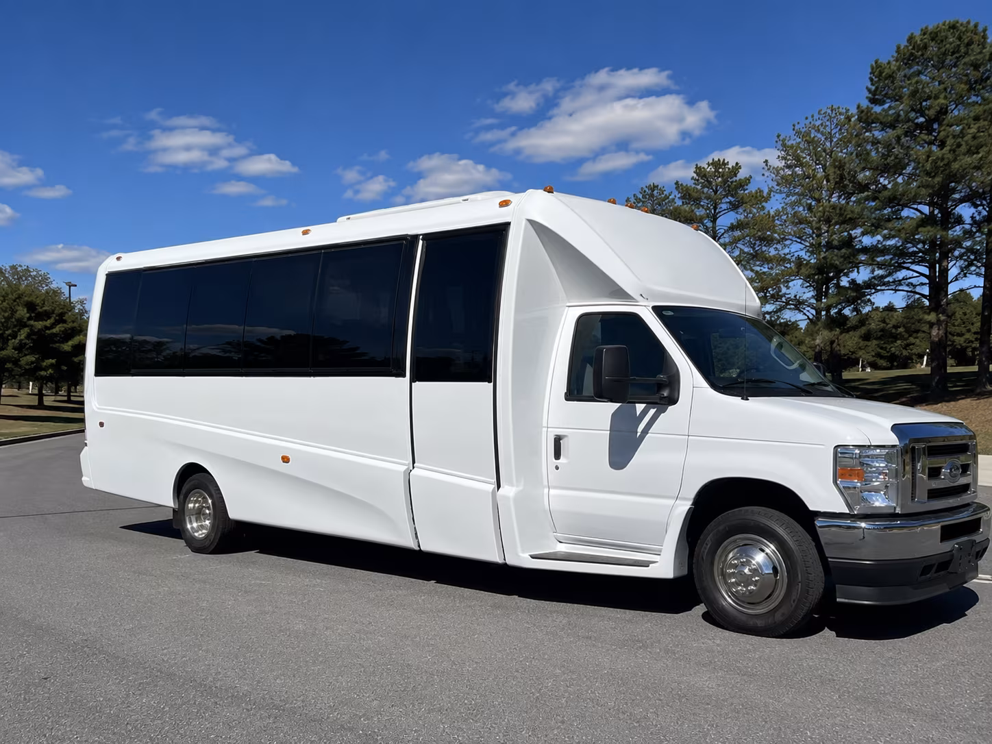 Columbia Winery Tour & Pub Crawl Transportation party bus exterior